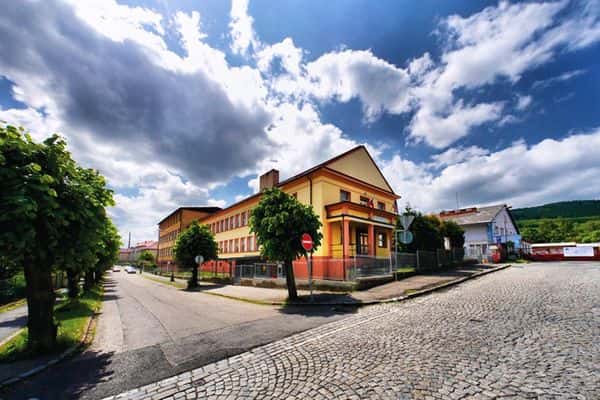 Střední odborná škola a Střední odborné učiliště, Sušice, U Kapličky 761 - Автошкола