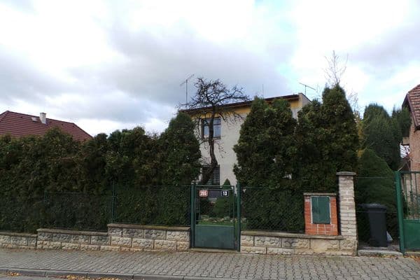 Mára driving school